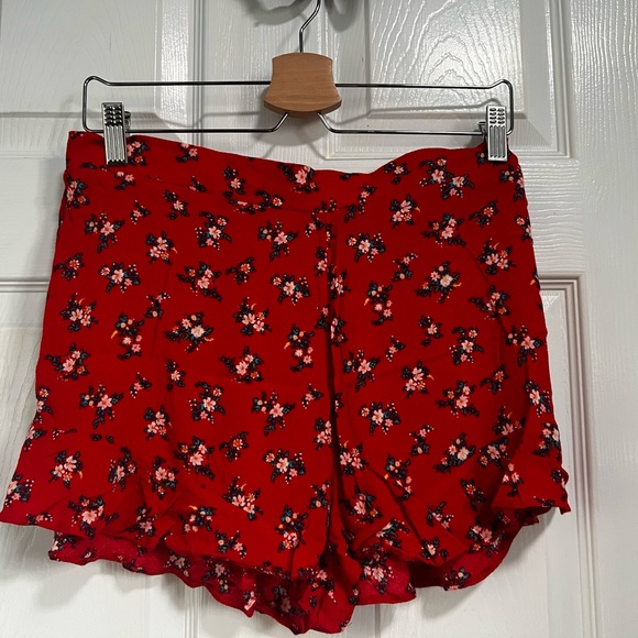 American Eagle Red floral skort and Halter size L - Picture 2 of 3